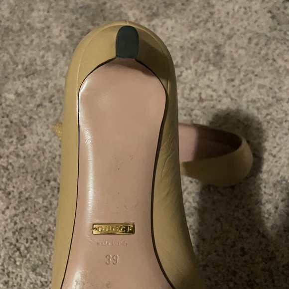 Gucci leather shoes comfortable wear anywhere - Picture 2 of 3